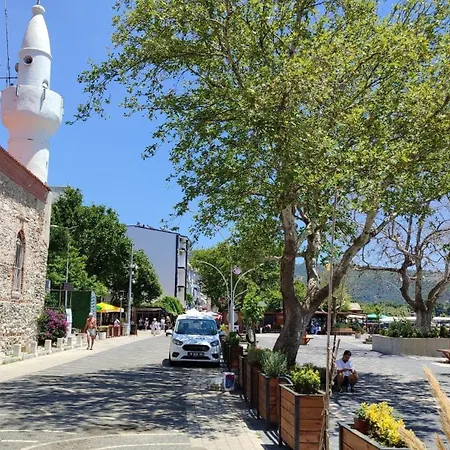 Murat Kaptan Apt * Gundogdu (Marmara Island)