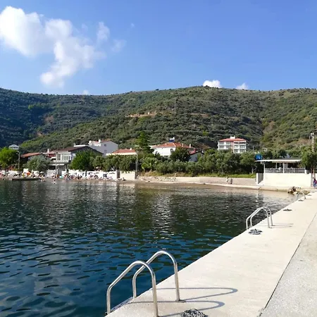 Murat Kaptan Apt * Gundogdu (Marmara Island)