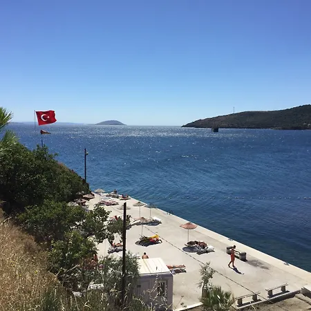 Murat Kaptan Apt * Gundogdu (Marmara Island)