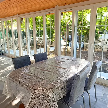 Murat Kaptan Apt * Gundogdu (Marmara Island)