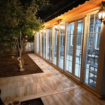Murat Kaptan Apt * Gundogdu (Marmara Island)